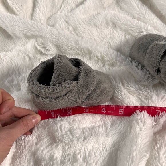 UGG Bixbee Baby Booties - Picture 2 of 6